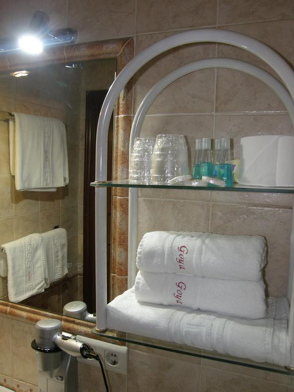 Hostal Goya Suites Salamanca Rum bild