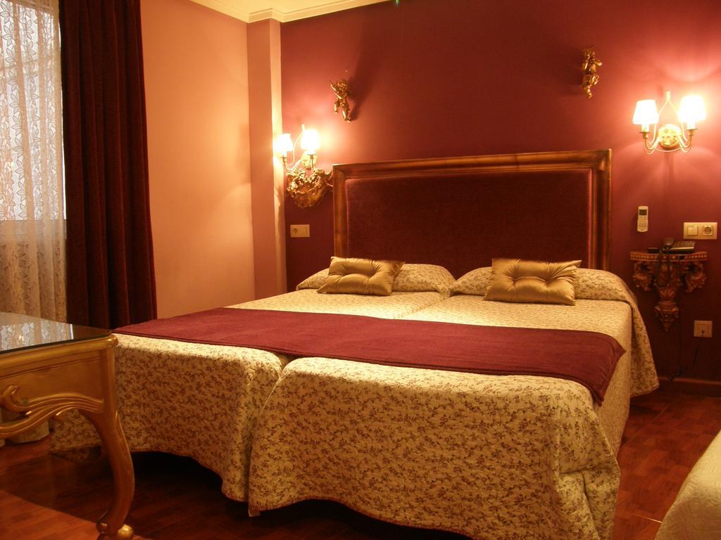 Hostal Goya Suites Salamanca Rum bild